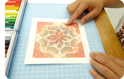 自分の中心とつながる光の曼荼羅アート